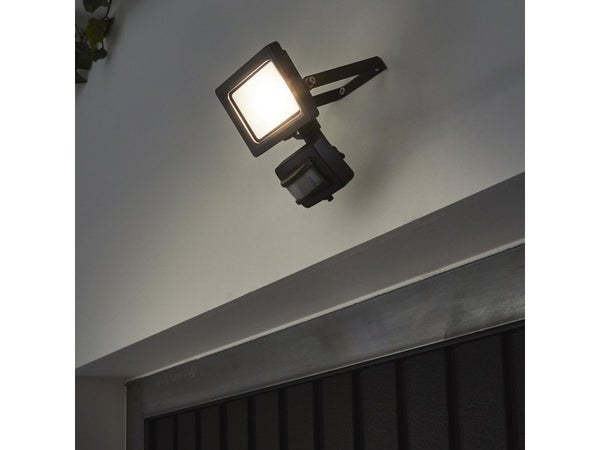 Projecteur LED 10 W ANSMANN Luminary avec câble intégré de 1,8 m et prise  CEE 7/4 (Schuko)
