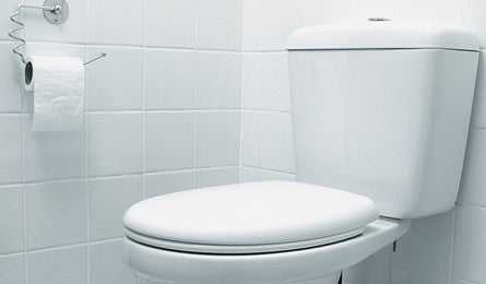 Changer un robinet de WC et rendre son installation sanitaire plus