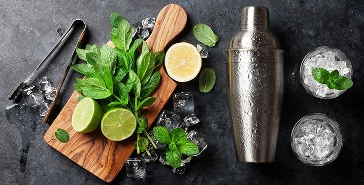 C’est le moment de récolter ses herbes aromatiques pour faire vos cocktails pendant l'été !