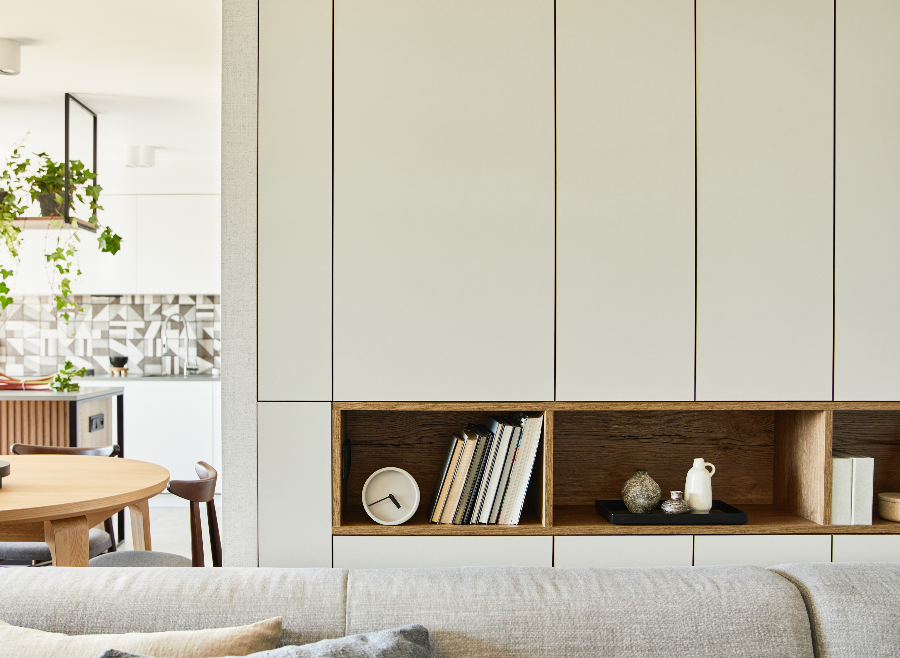 Caisson de rangement avec porte ou sans porte : lequel choisir ?