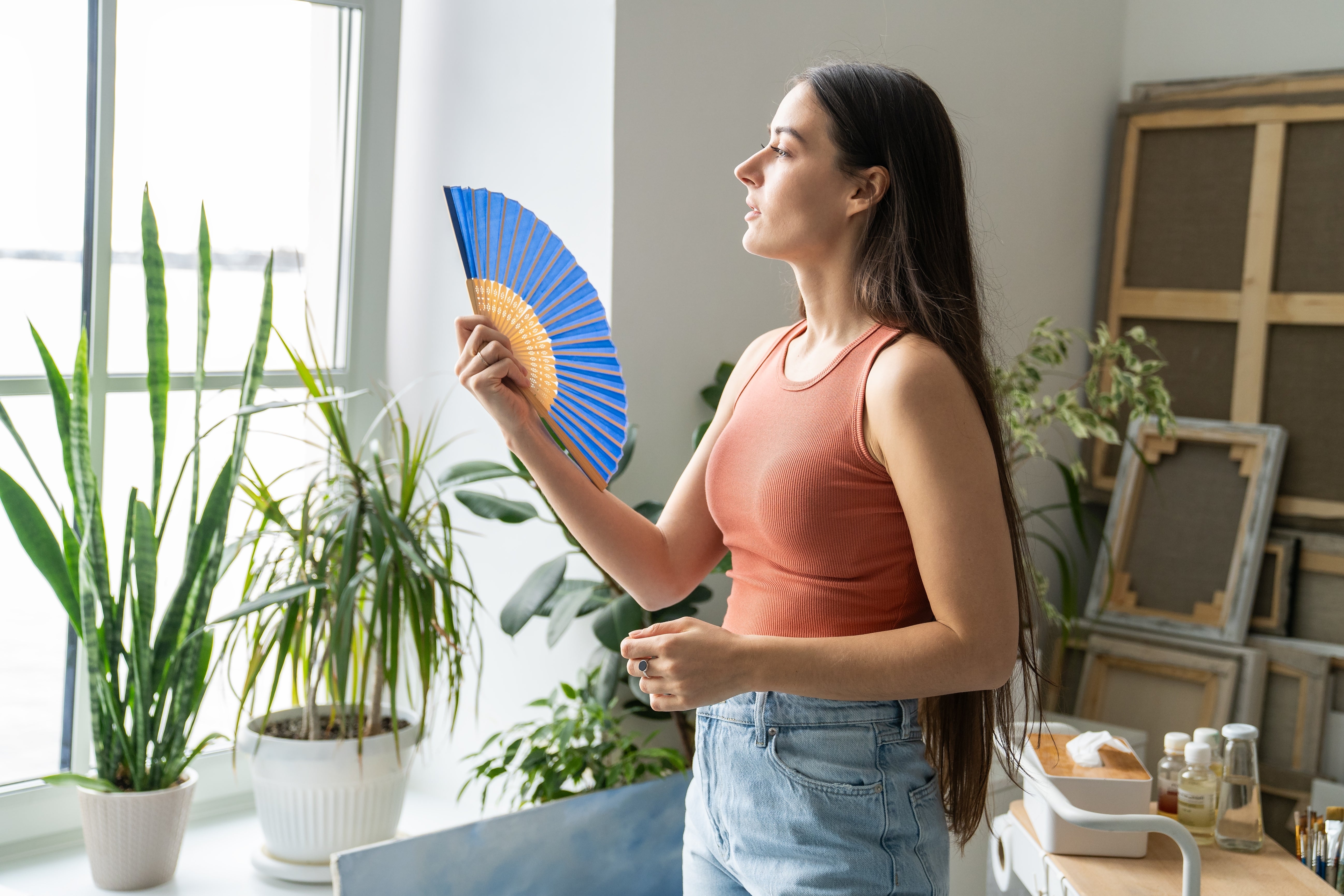 Papier alu sur la fenêtre contre la chaleur : le hack méconnu pour perdre 5°C chez soi (et ses vraies alternatives)
