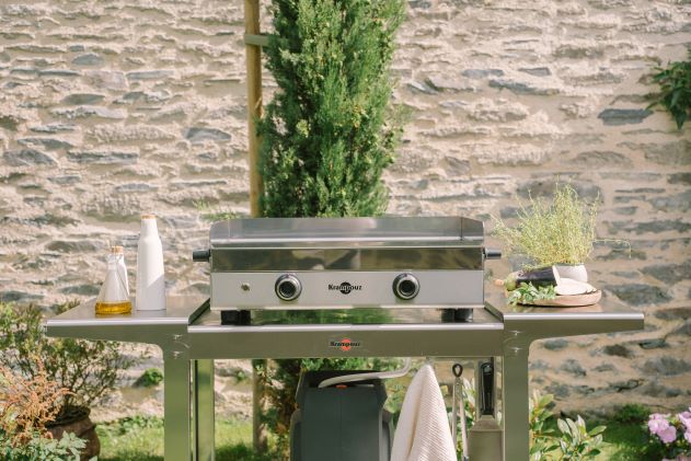 Barbecue à gaz vs Barbecue à charbon : le guide d'achat pour vos repas d'été