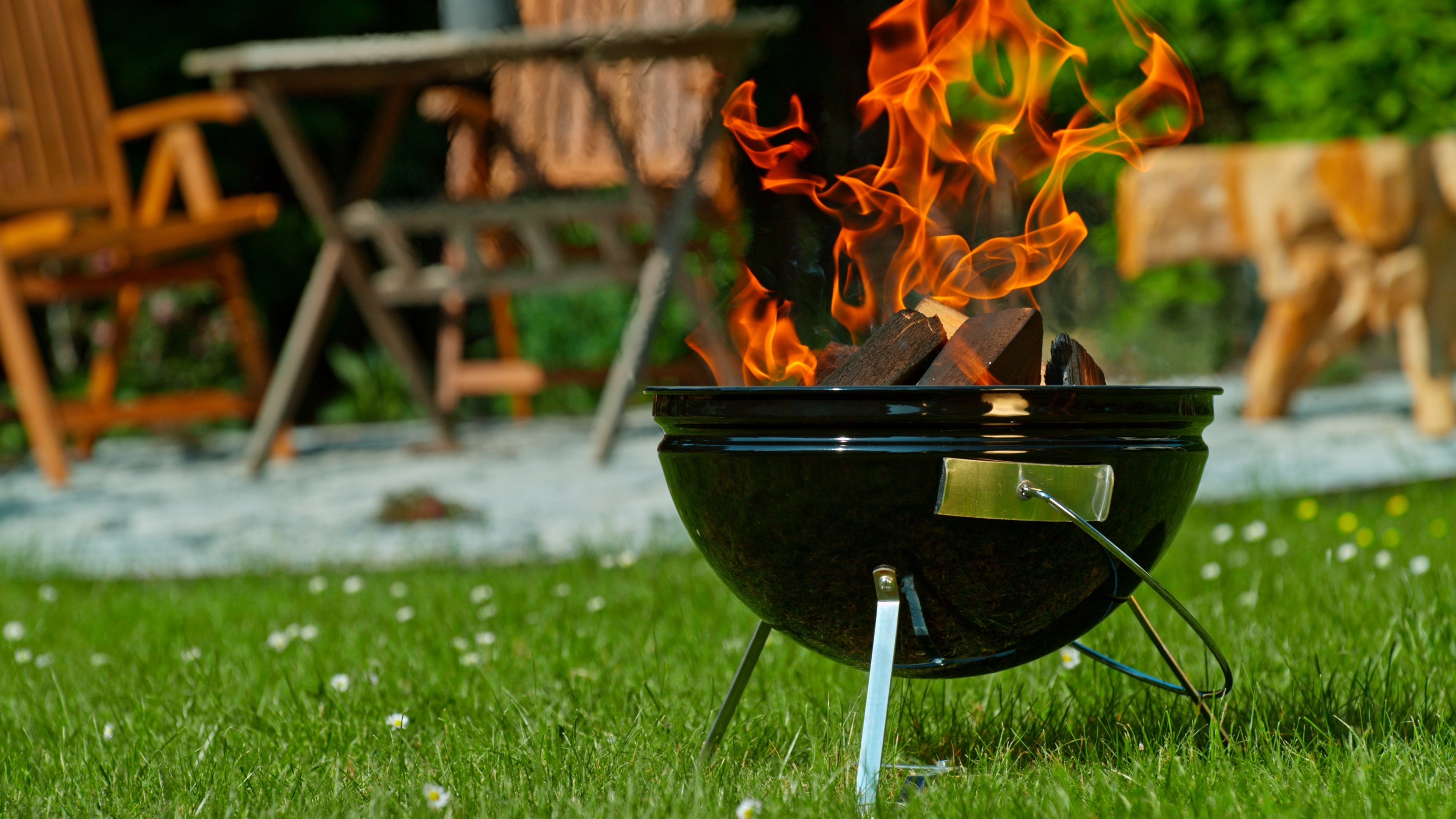 Prévention incendie à la maison : comment sécuriser son jardin et ses extérieurs avant l’été ?