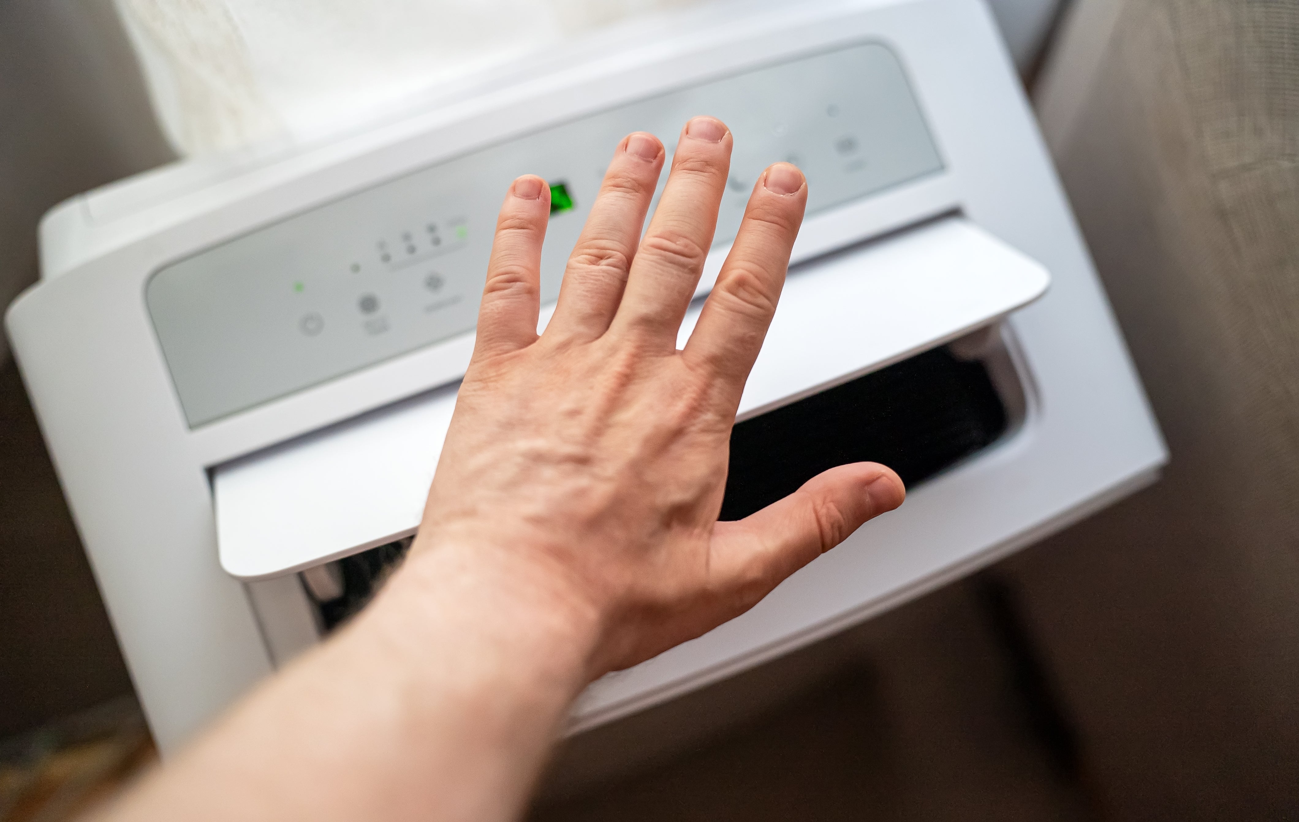 Climatiseur mobile ou rafraîchisseur : il fait trop chaud chez moi, que faire ?