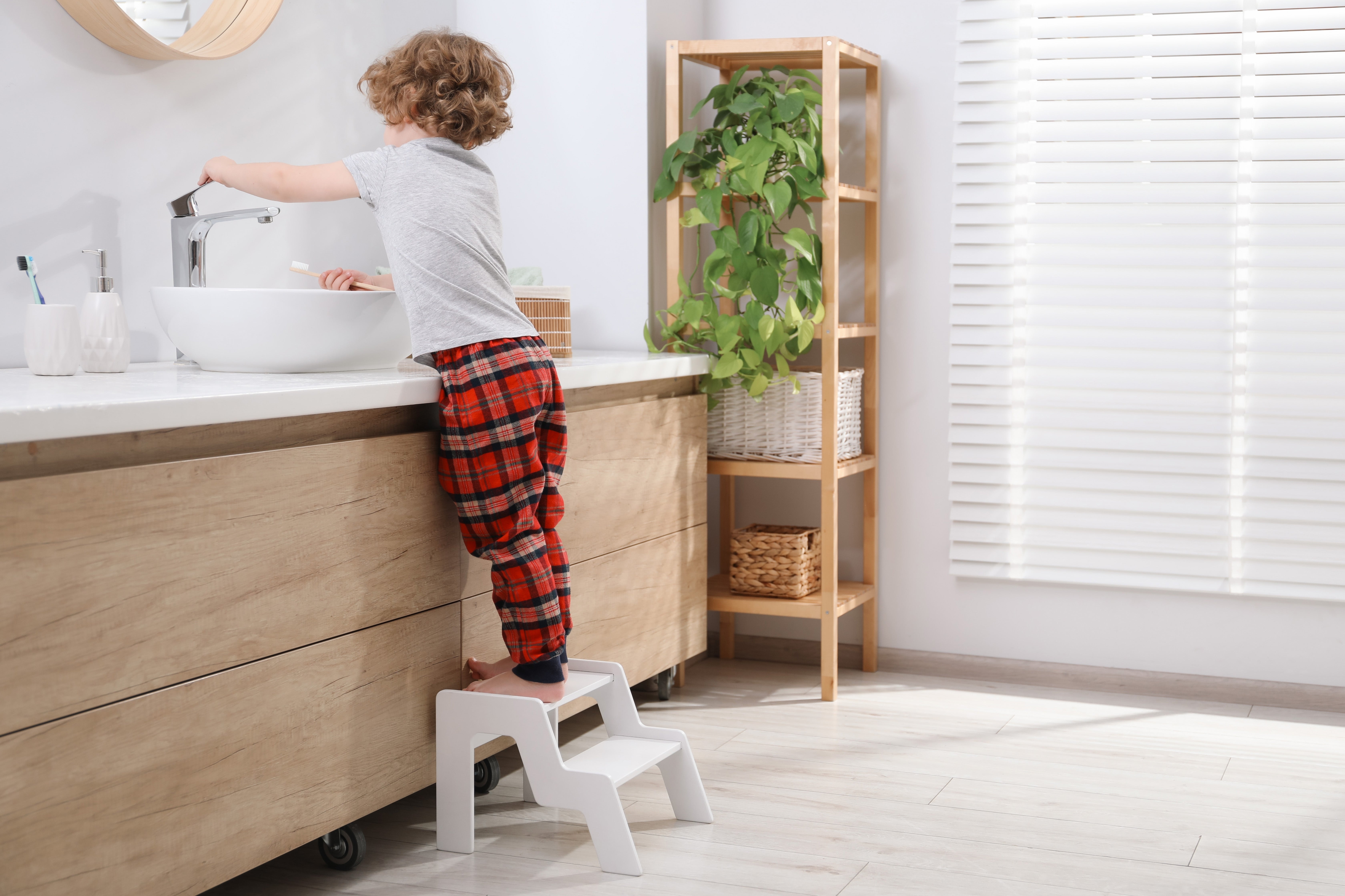 Meuble sous-lavabo suspendu ou posé : lequel choisir ?