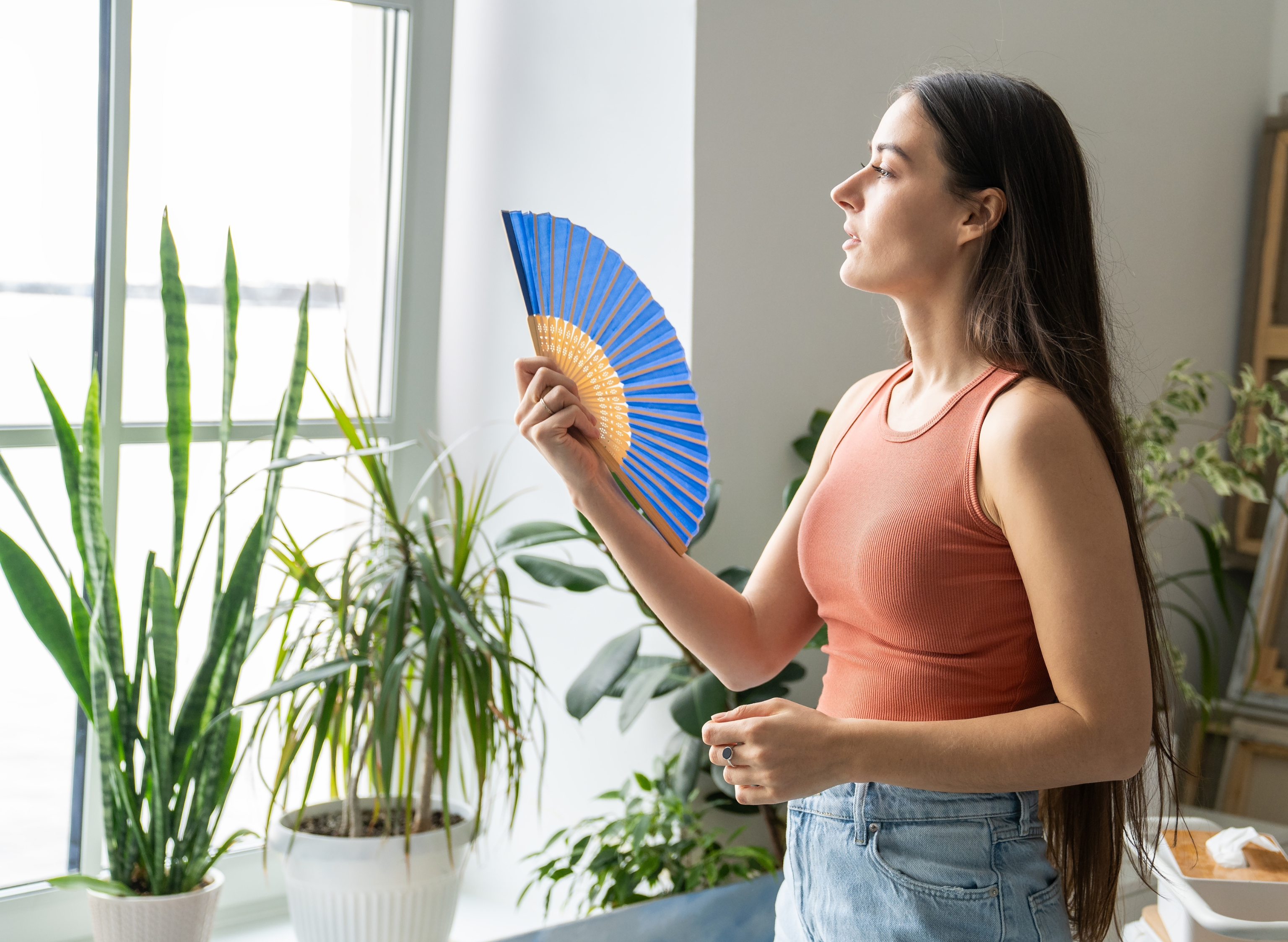 Papier alu sur la fenêtre contre la chaleur : le hack méconnu pour perdre 5°C chez soi (et ses vraies alternatives)