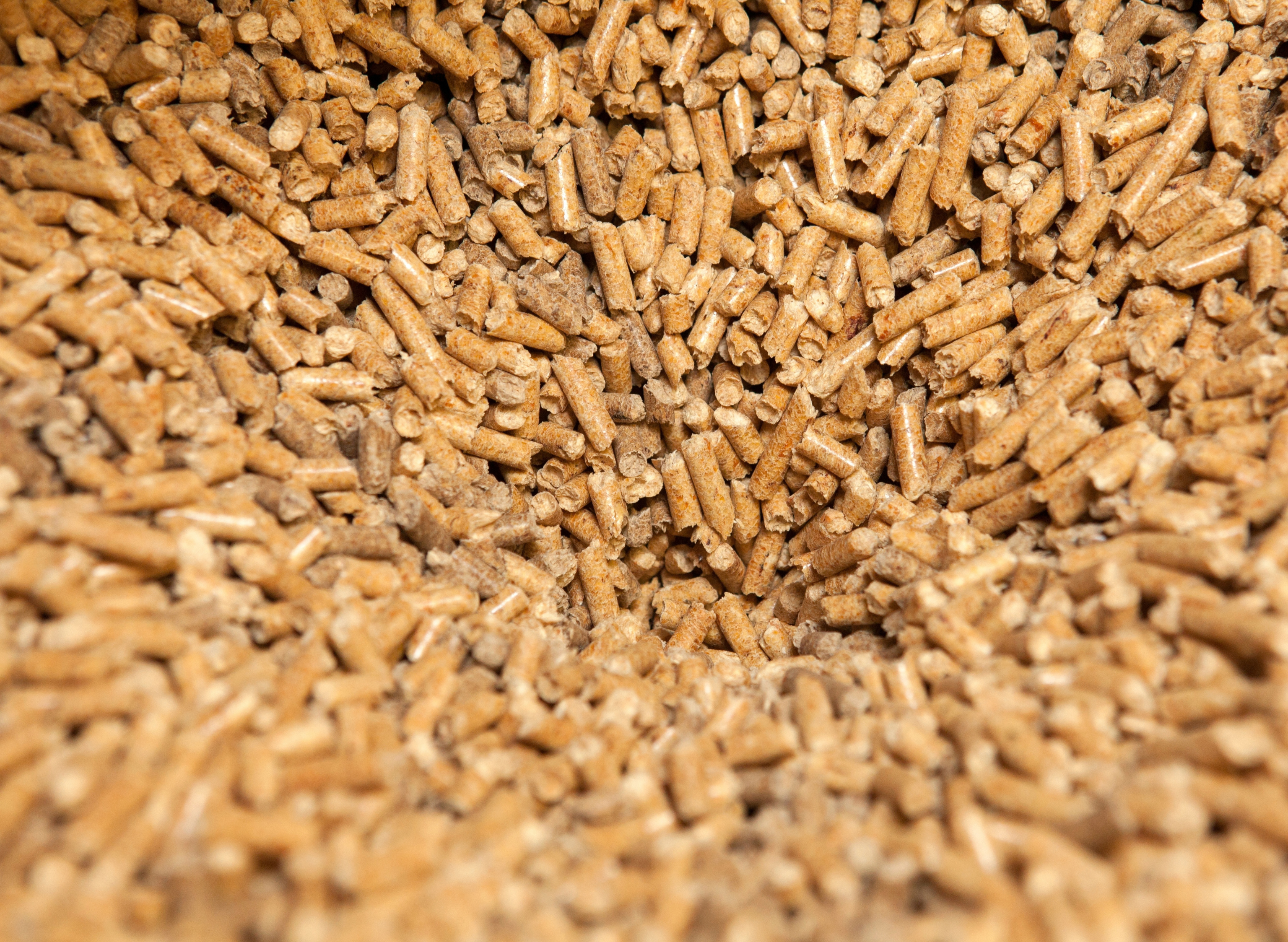 Mes pellets s’effritent : que faire et peut-on encore les utiliser ?