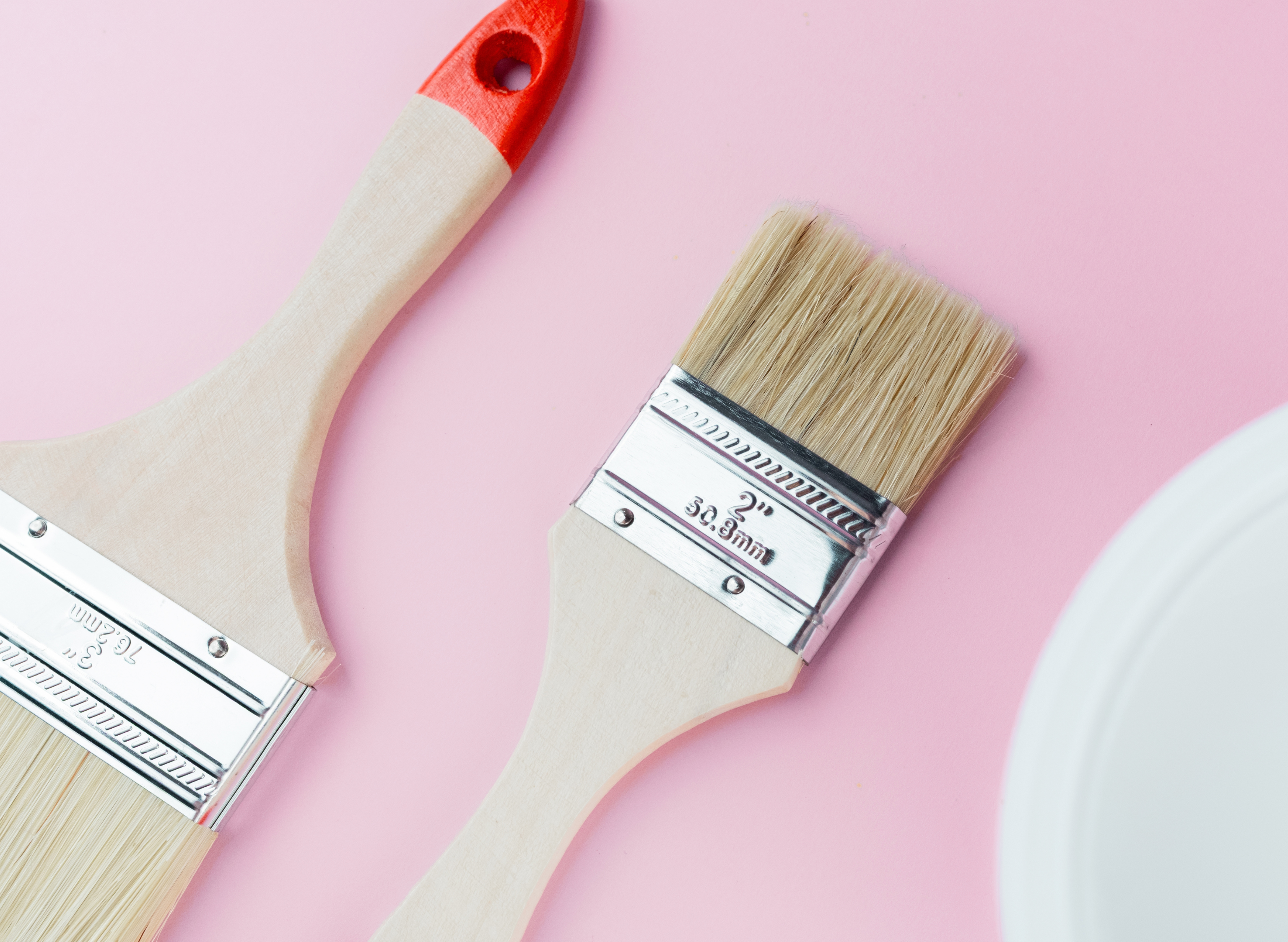 Pinceau de peinture : comment choisir le bon pour un rendu sans traces ?