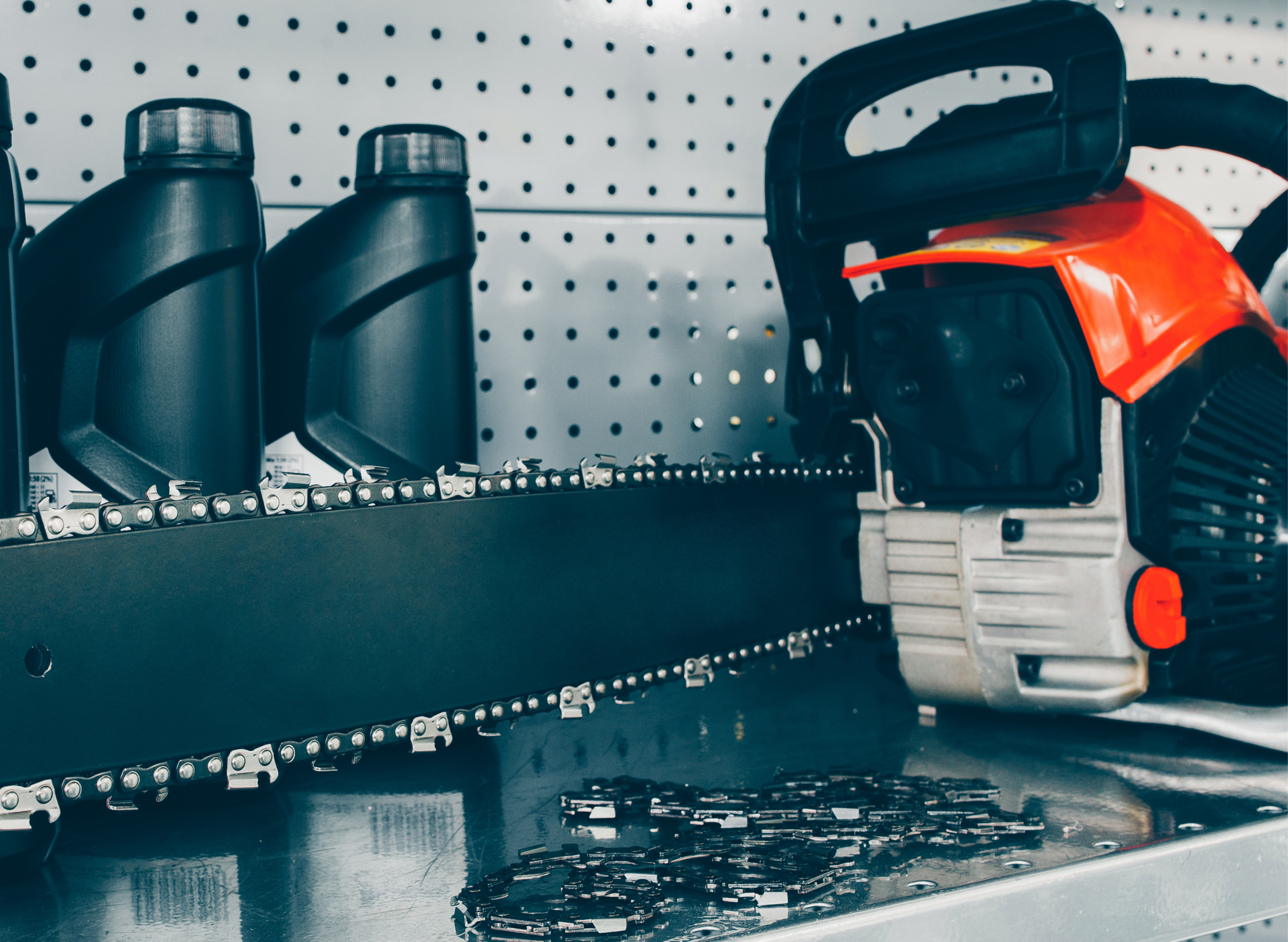 Quelle huile choisir pour une tronçonneuse électrique ?