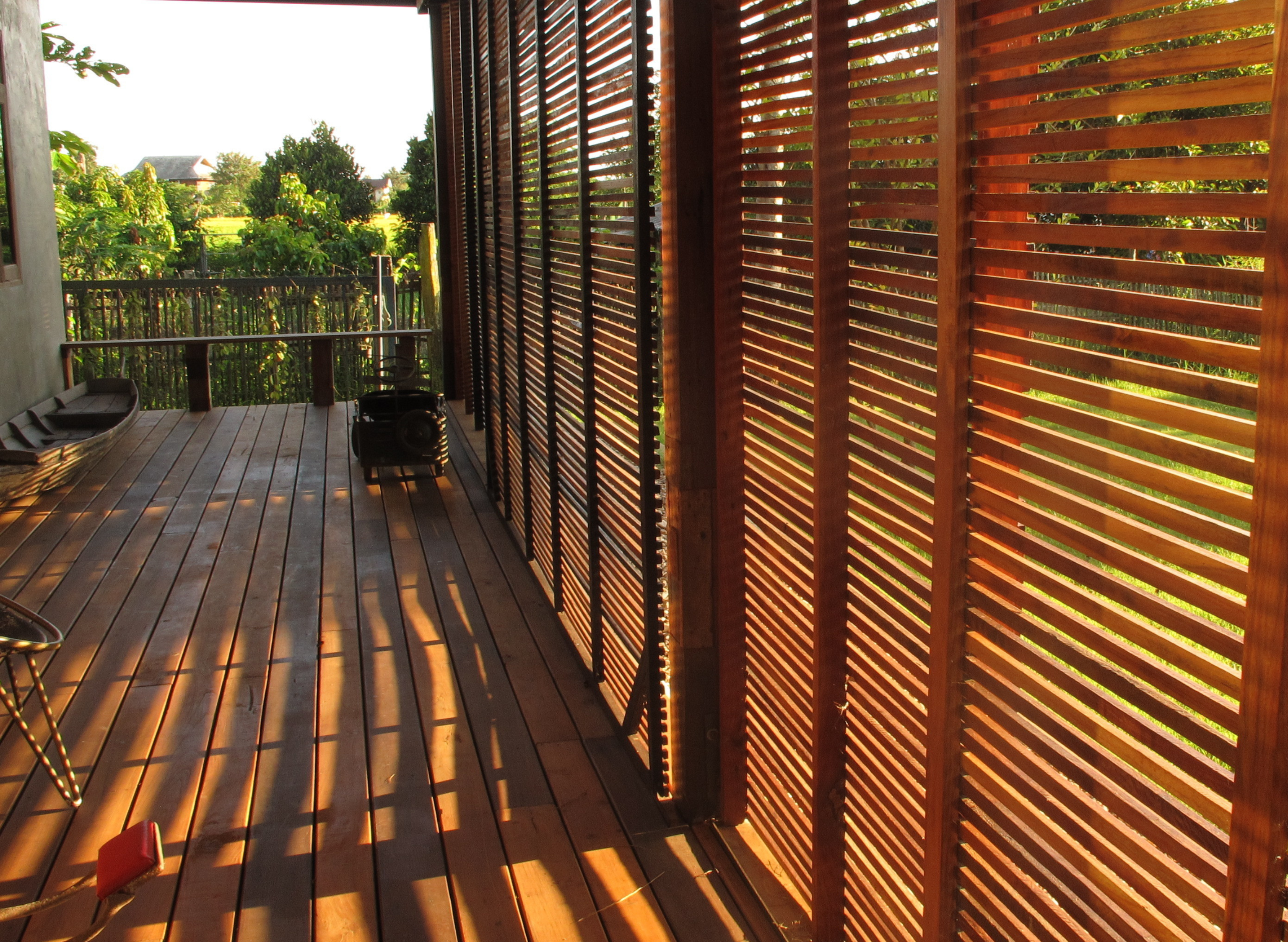 Claustra bois extérieur : comparatif des meilleures solutions pour votre jardin ou terrasse