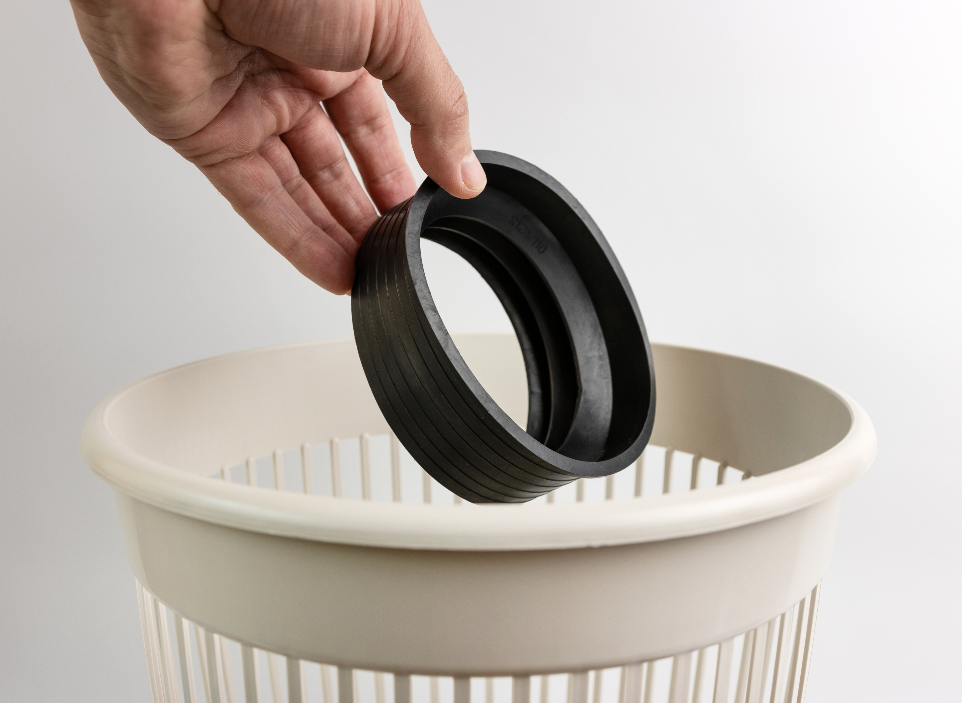 Comment remplacer un joint de WC suspendu ?