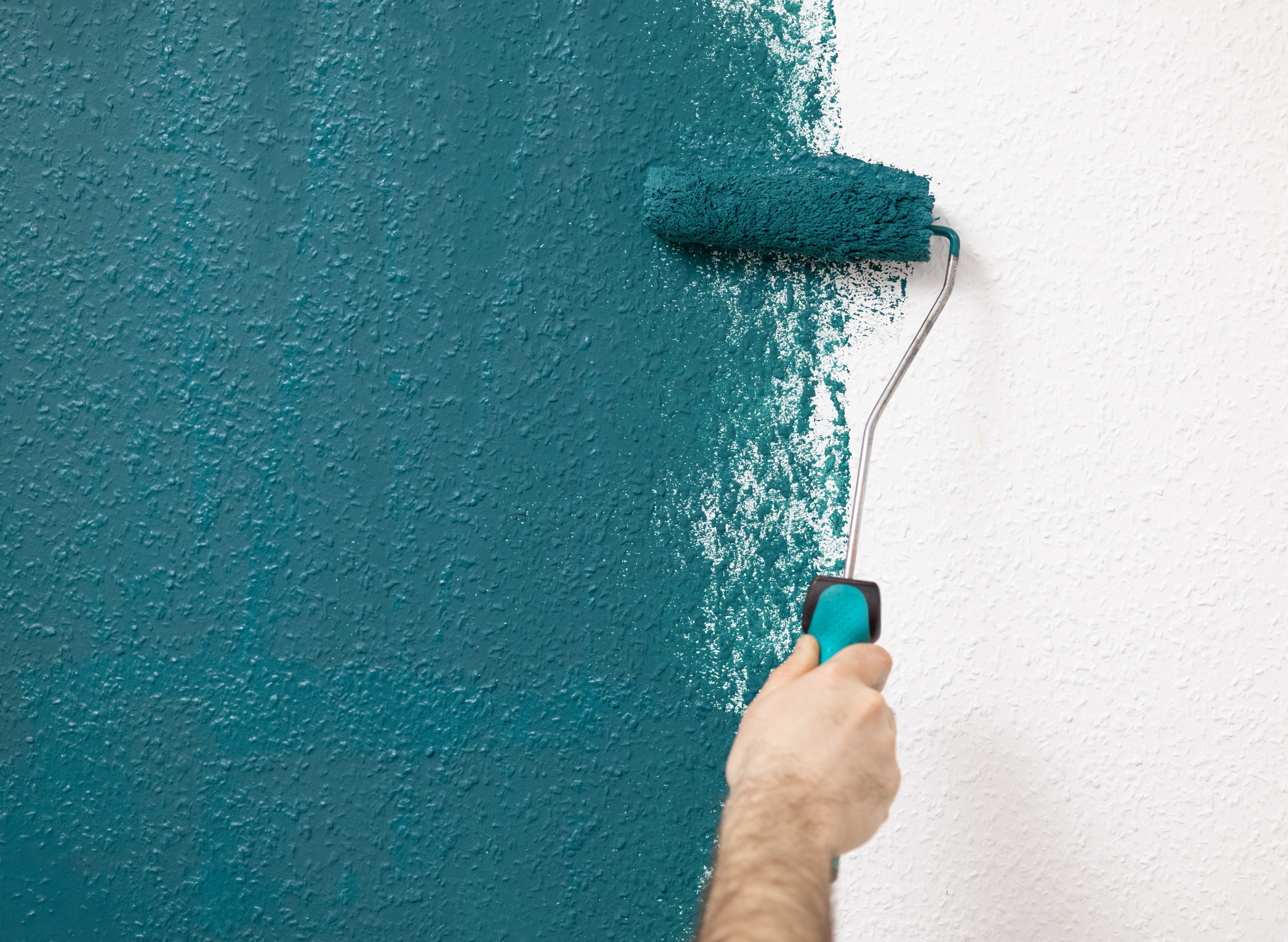 Peinture anti-humidité : est-elle vraiment efficace et quand l'utiliser ?