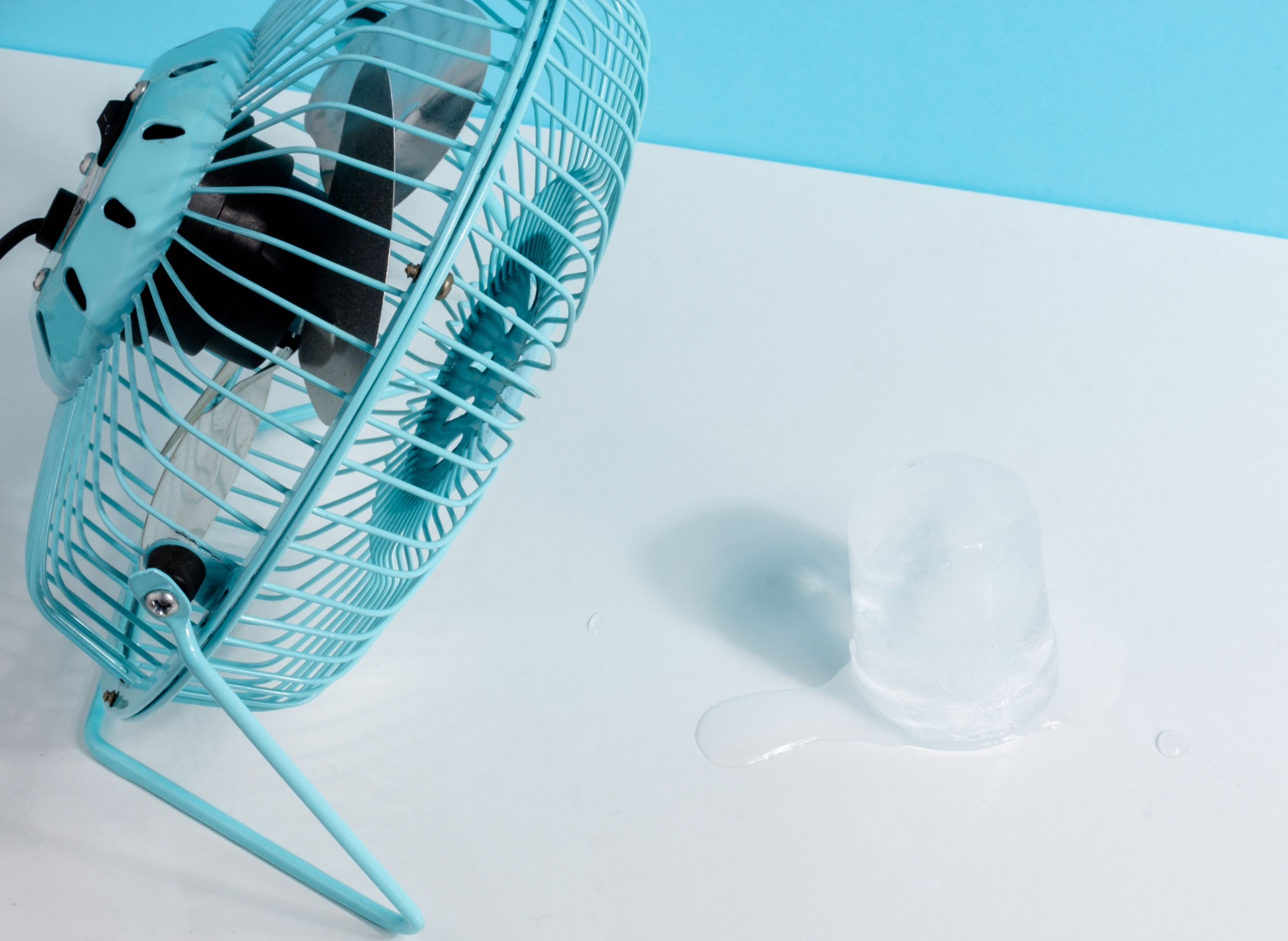 Comment fabriquer un climatiseur maison avec un ventilateur et de la glace ?